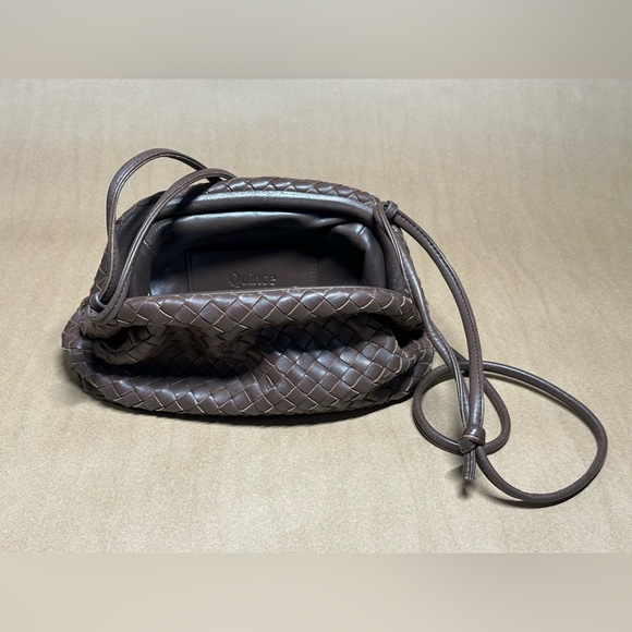 Quince Italian Leather Handwoven Pouch Crossbody Clutch in Dark Brownn - Picture 3 of 4